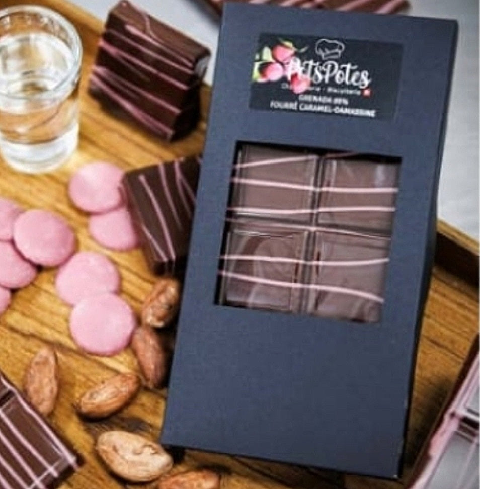 Plaque grenada 65% fourré caramel damassine